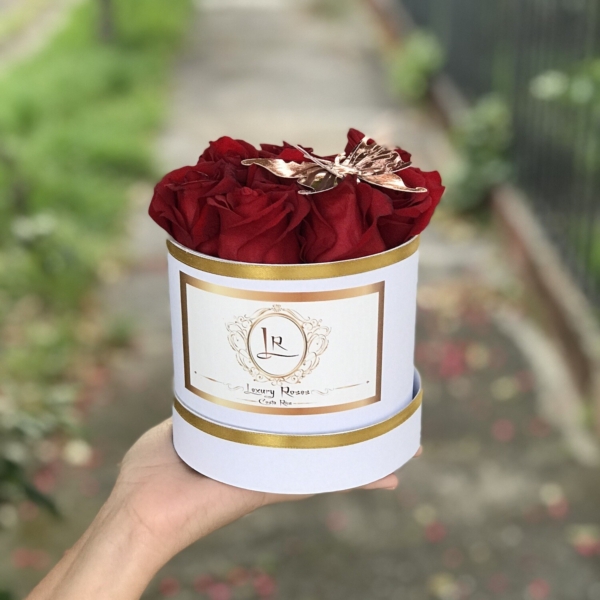 Caja de 9 Rosas – Floristería y Regalos Luxury Roses