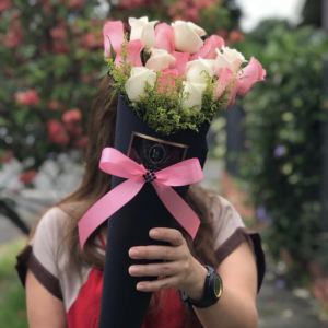 Cono con rosas – Floristería y Regalos Luxury Roses