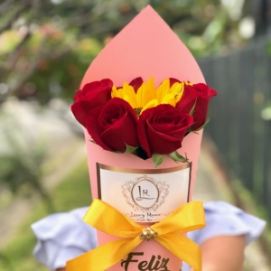 Cono con rosas – Floristería y Regalos Luxury Roses