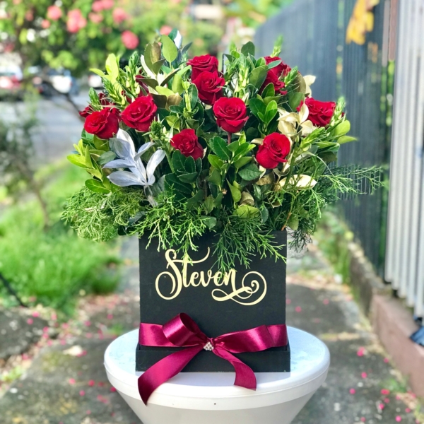 Caja Extra Grande con 24 rosas + Rótulo Personalizado – Floristería y  Regalos Luxury Roses